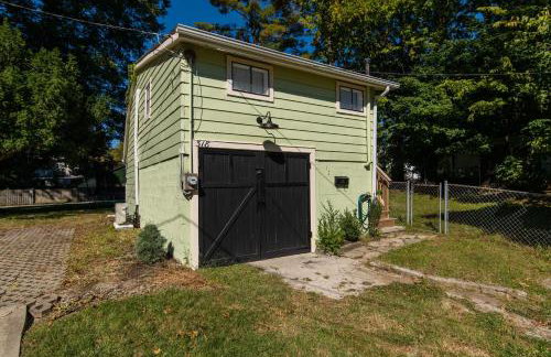 Carriage on Capital near Distilleries & Downtown - Foto 8