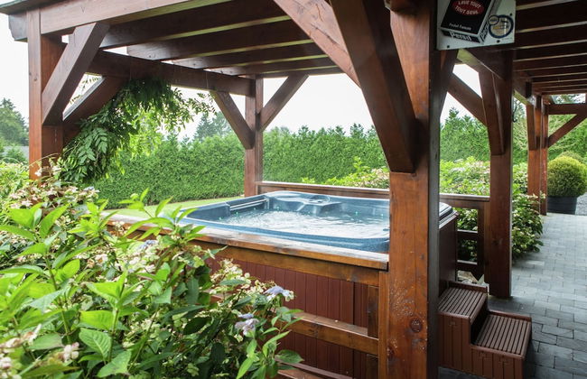 Affluent Chalet in Septon with Whirlpool, Sauna, Hot Tub - Foto 23