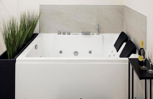 Rehouse - Luxury Suite w Jacuzzi - Foto 3