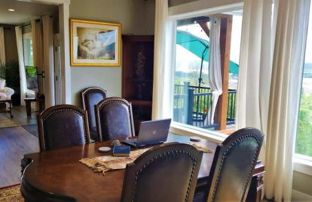 Panoramic River Views - Nature Framed in Every Window - Photo 36