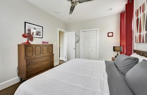 Mid-Century Townhome Steps from Restaurants #DCottage - Foto 15