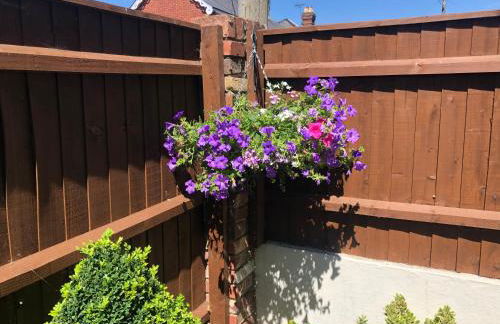 Corner Cottage - character, charm, great location. - Foto 16