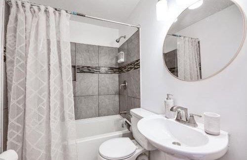 Updated Jamestown Home - 5 Mi to HPU! - Foto 12