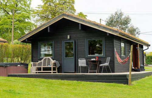 Chalet Lodge 4 - Hot Tub Lodge by Interhome - Foto 1