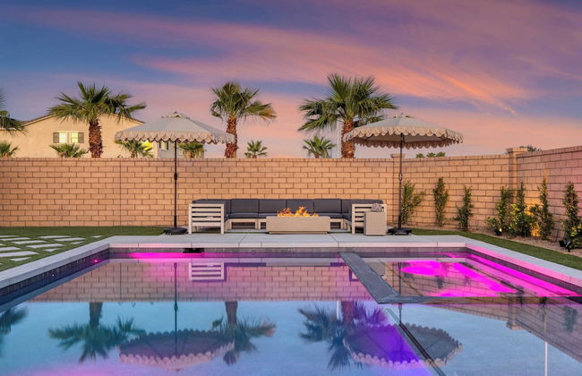 Desert Eden by Avantstay 6BR w/ Ensuite Backyard Oasis w/ Pool & Hot Tub! - Foto 20