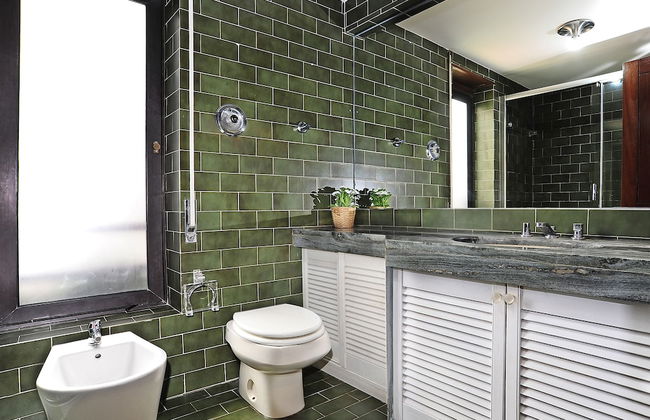 Sunset Balcony Apartment - Photo 5