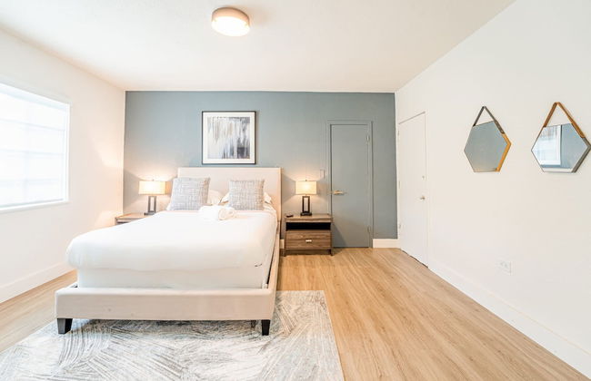 TWO Bedroom Apartment - Photo 18