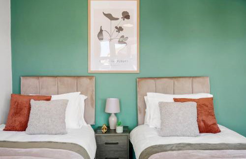 Grab a Deal Today! Massive Home For Contractors & Parking for 4 - Foto 40