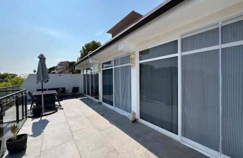 A slice of paradise in the sun with sea views - Photo 23