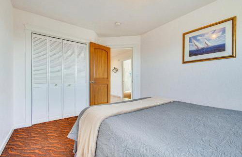 Oceanfront Castle with Hot Tub and Game Room - Foto 28