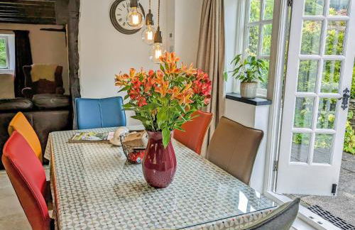 Ty'n Y Ffordd - Photo 6