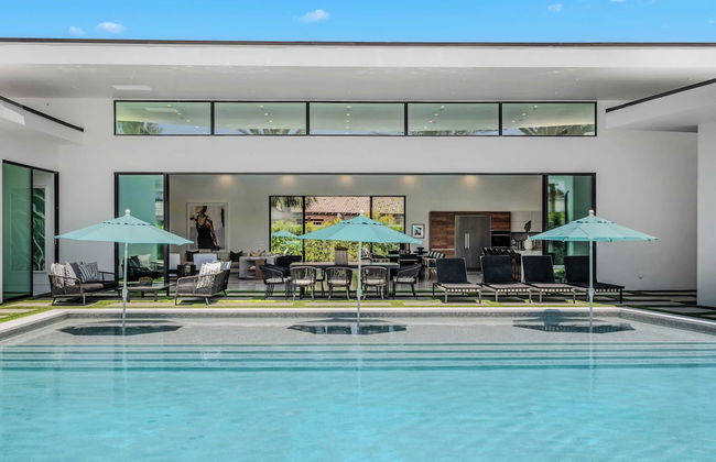 Sleeps 17 Pool & Pickleball Sun-kissed Desert Escape Bravo Villa #1 by Avantstay - Foto 2