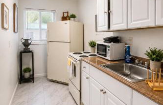 Central Miami 1BR 10 min to Cruise Port, Brickell & Wynwood Apt 201 - Photo 14