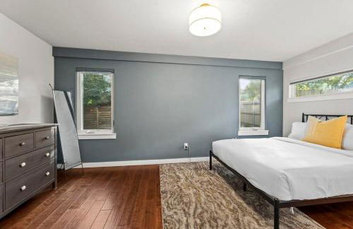 Mid-century home in Zilker with a backyard - Foto 19