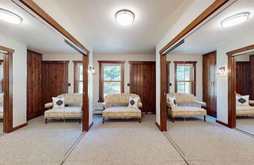 Flagpole Point - Photo 20