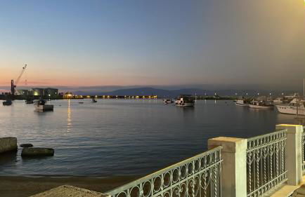 Attico con terrazza sul porticciolo turistico di Vibo Marina - Foto 25