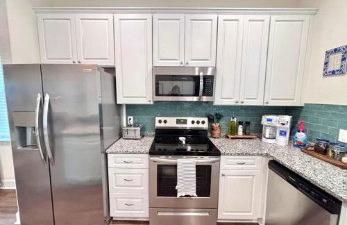 The Citrus Suite Near UF Shands Downtown - Photo 7