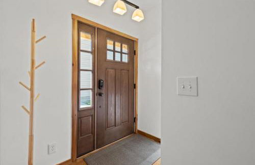 Cozy Home with Game Room and Fire Pit - Foto 7