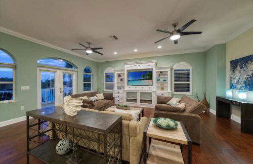 Waterfront Luxury w/ Heated Salt Pool & Golf Cart - Foto 57