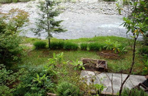 Pet-Friendly Cabin Rental Overlooking a River near Skykomish, Washington - Foto 16