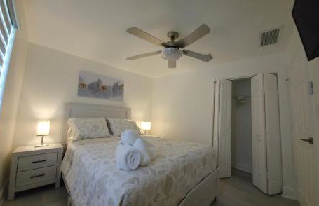 Sunny Oasis with private pool - Foto 25