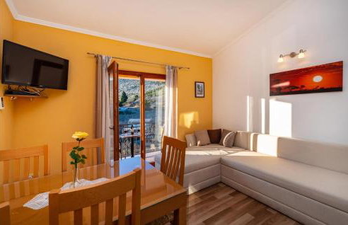 Cozy Apartment In Modric With Wifi - Photo 5