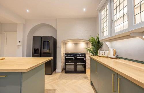 The GreyStoke Mansion With Private Grounds - Foto 15