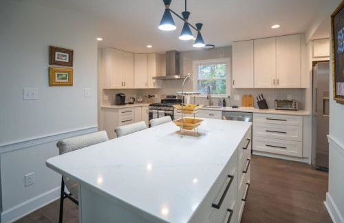 Fire pit - 6 Min to North Hills - Screened Porch - Foto 11