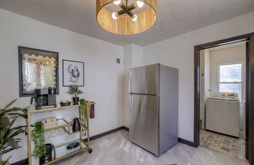 New 5BD Near UNL & DT | Poker Table & Games - Foto 48