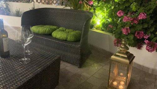 Naelia - Photo 2, Garden