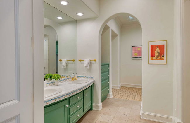 The Pond Estate by Avantstay Maximalist Designer Compound w/ 2 Casitas, Indoor + Outdoor Pools, Tennis Court, & Gorgeous Mountain Views 12k Sqft - Foto 46