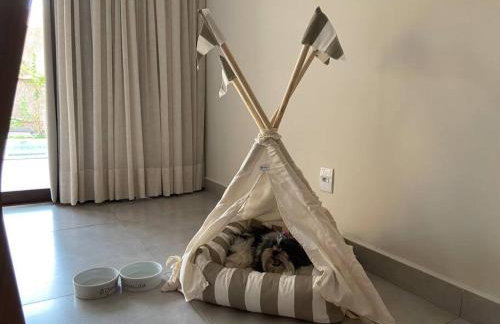 Bangalô com piscina e privacidade a 6 km do centro - Foto 37