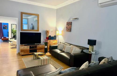 Luxury Central Apartment - Photo 22