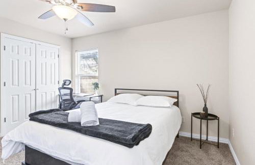 Spacious 3BR with Gameroom 10 Min from ATT Stadium - Foto 9