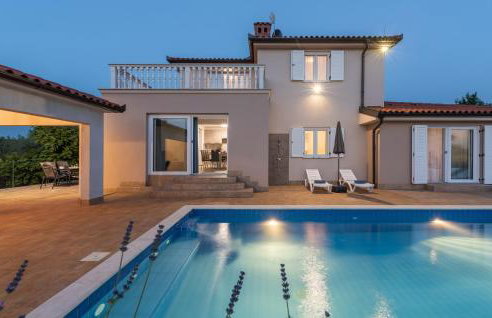 Villa Buroli with Pool, Sauna and Jacuzzi - Foto 1