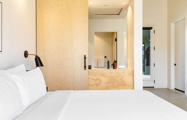 Blackhaus Suites by AvantStay – Modern Comfort in Downtown Palm Springs - Foto 3