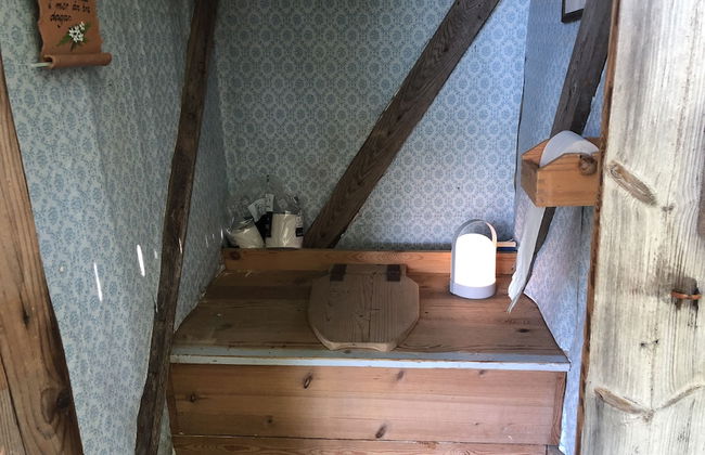 Tiny hut in the Forest Overlooking the River - Photo 8