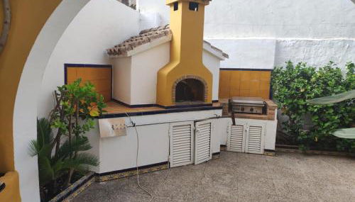 Precioso chalet con gran algarrobo y piscina privada - Foto 5