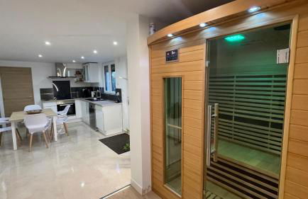 LE HAVRE D'ATHENA - Grand appart, jardin privé, abri vélos & accès rapide A61 - Foto 20