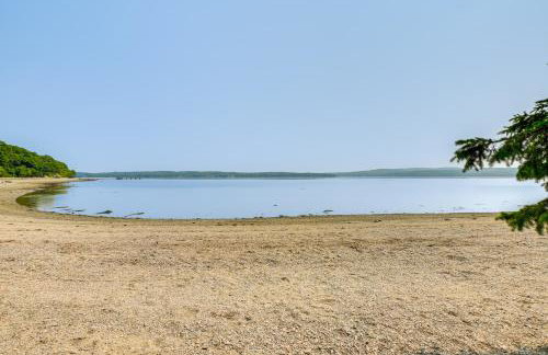 The Beachhouse Retreat with Prescot Bay Views! - Foto 42