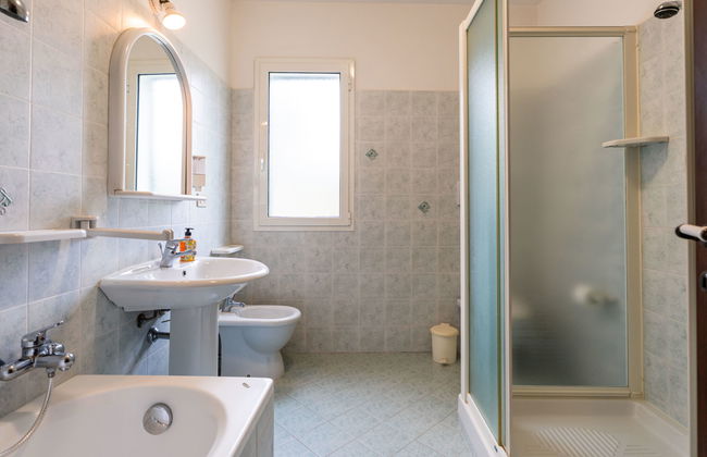 3 bedroom Apartment in Diano Castello with swimming pool and garden - Photo 23