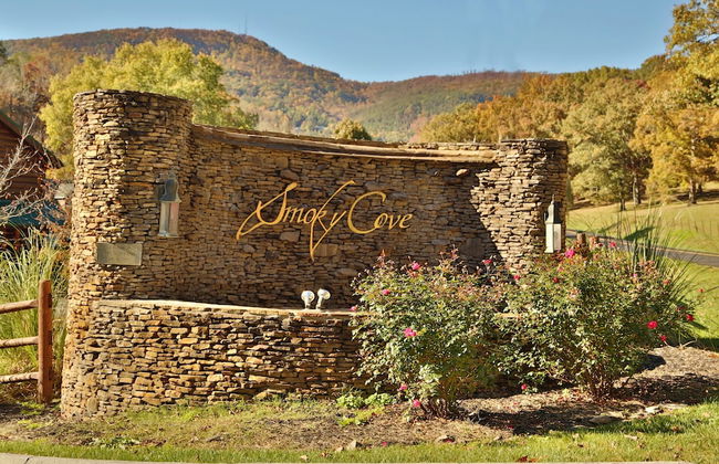 Smoky Mountain Getaway - Five Bedroom Cabin - Foto 17