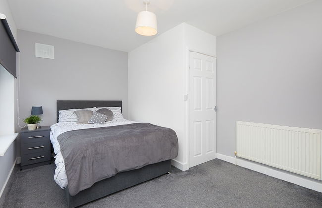 2 Bed Derby House- Parking - Rolls Royce - Foto 17