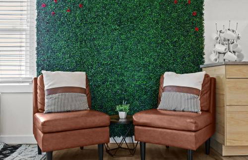 3BR 2BA Derby Home Walk to Churchill Free Parking - Foto 10