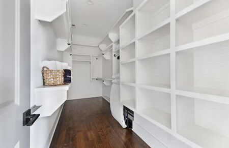 The Maple House - Huge Backyard & Mins to Broadway - Foto 64