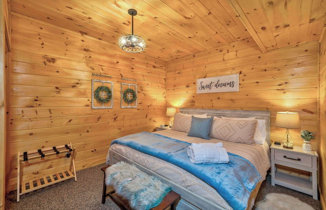 Misty Creek Cabin Private 3 BDR w/ Game Room! - Foto 3