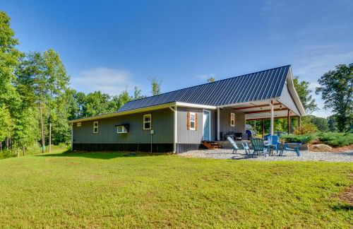 Cozy Clarkesville Getaway with Fire Pit! - Foto 1