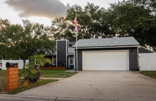 Game Room, near Navy Base, Hannah Park and Beach! - Foto 3