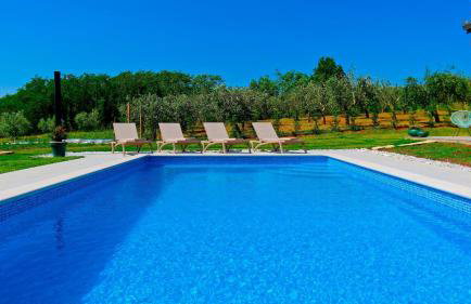 Villa Stella Polaris for 8 persons in Central Istria with private pool, sea view, large garden & kids playground - Foto 2