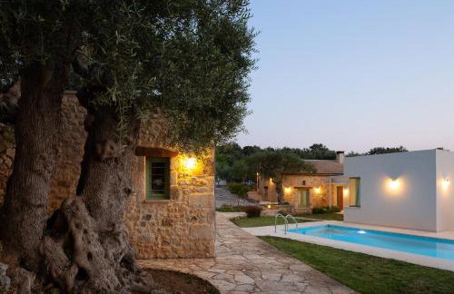 Nature Retreat Green Oasis Villa with Private Pool & Rooftop Hot Tub - Foto 42